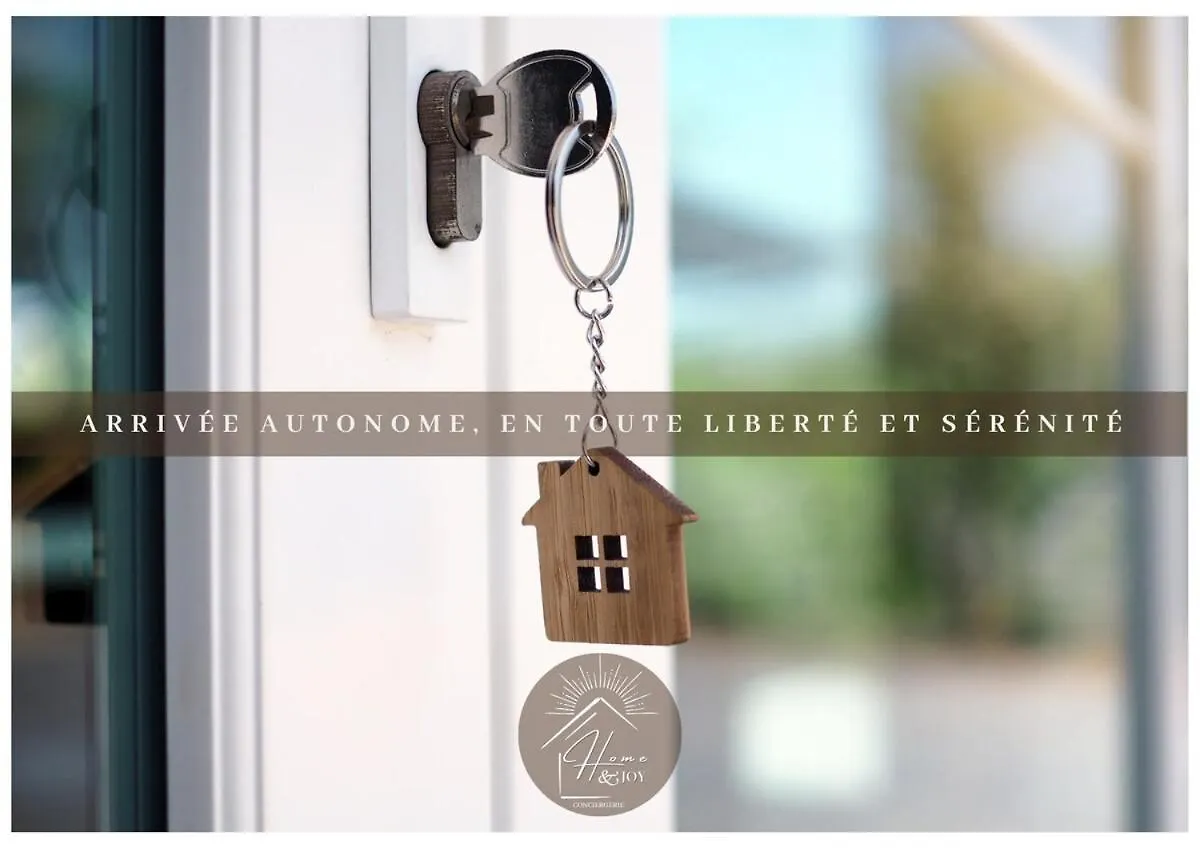 Holiday home La Comboursiere Maison Familiale En Pierre Thelis-la-Combe