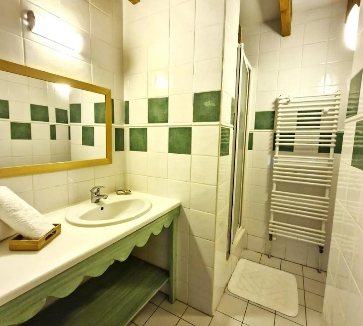 Holiday home La Comboursiere Maison Familiale En Pierre Thelis-la-Combe France