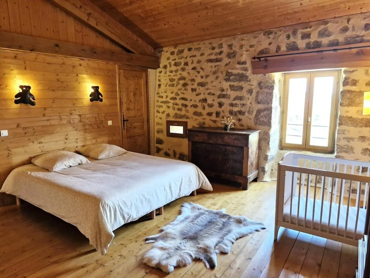 Holiday home La Comboursiere Maison Familiale En Pierre Thelis-la-Combe