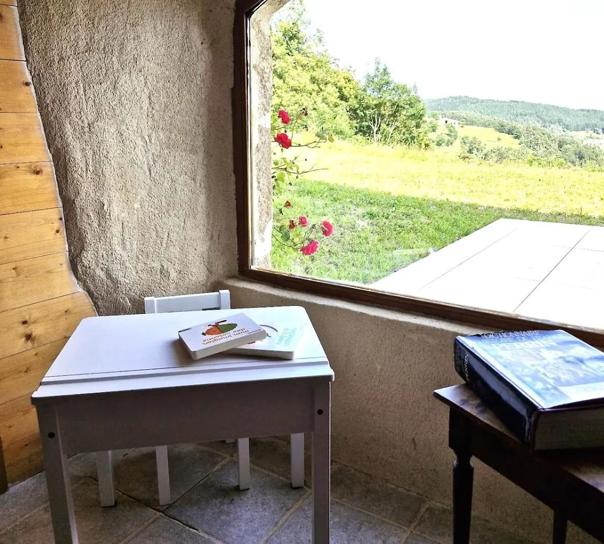 Holiday home La Comboursiere Maison Familiale En Pierre Thelis-la-Combe